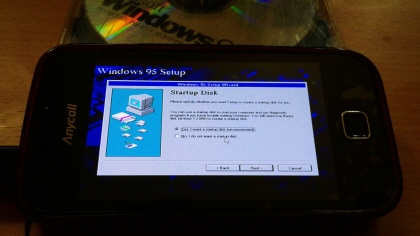 갤럭시S 스마트폰 Windows95 설치